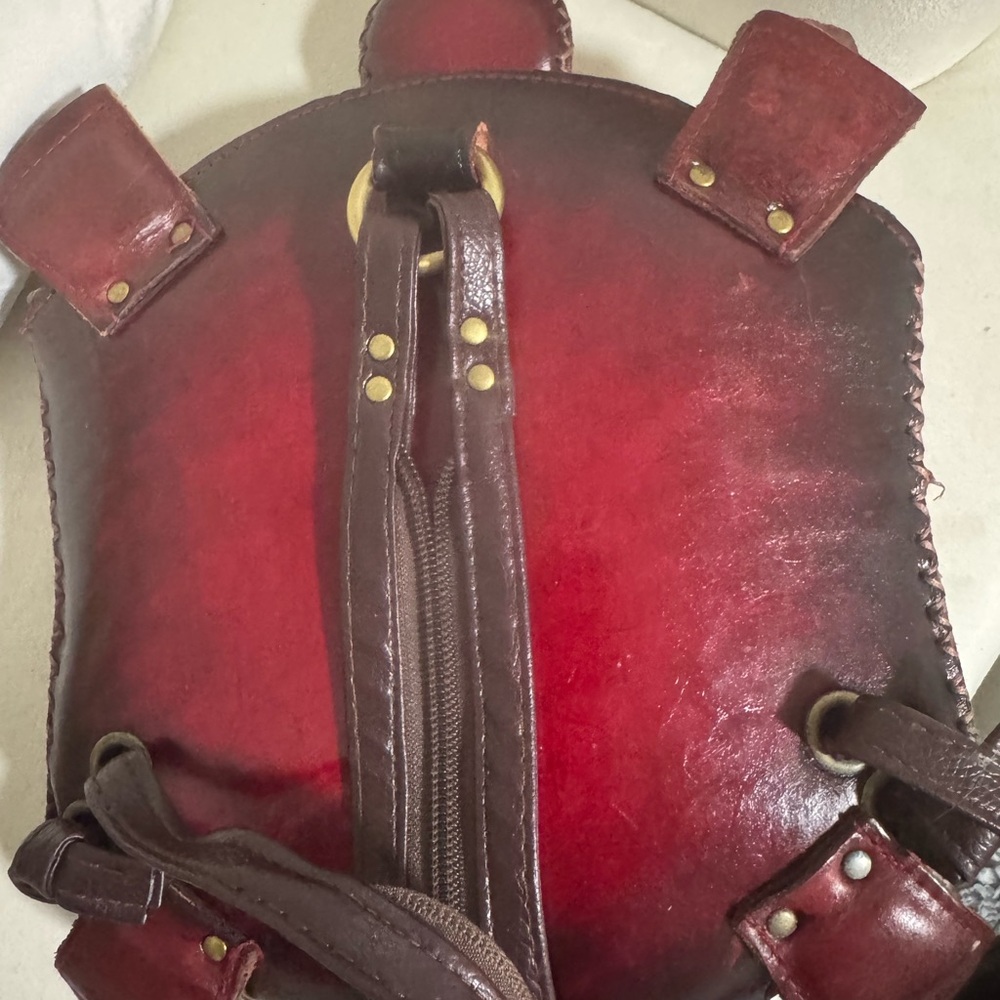 Handcrafted Red Leather Turtle backpack - Picture 6 of 8